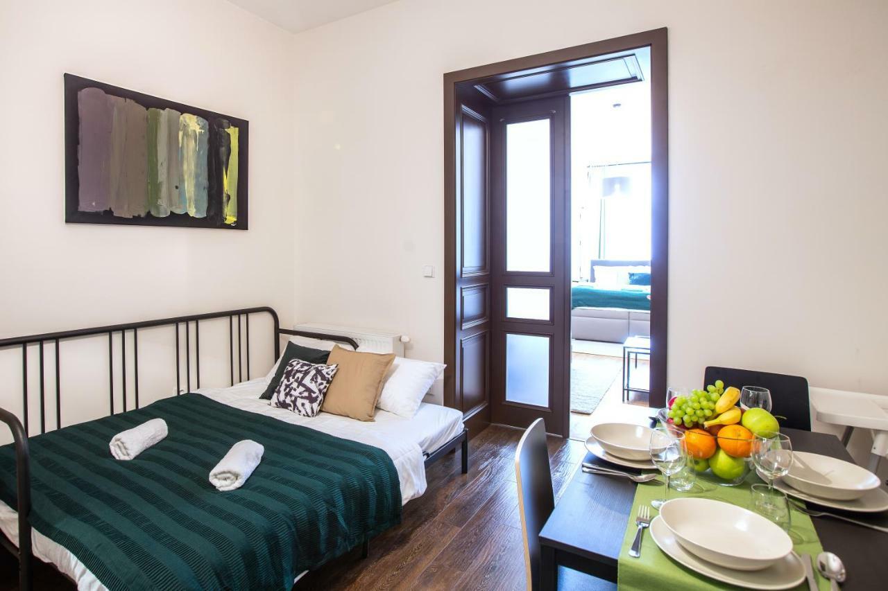 Modern Family Apt. With Central Square Entrance Hradec Kralove Luaran gambar