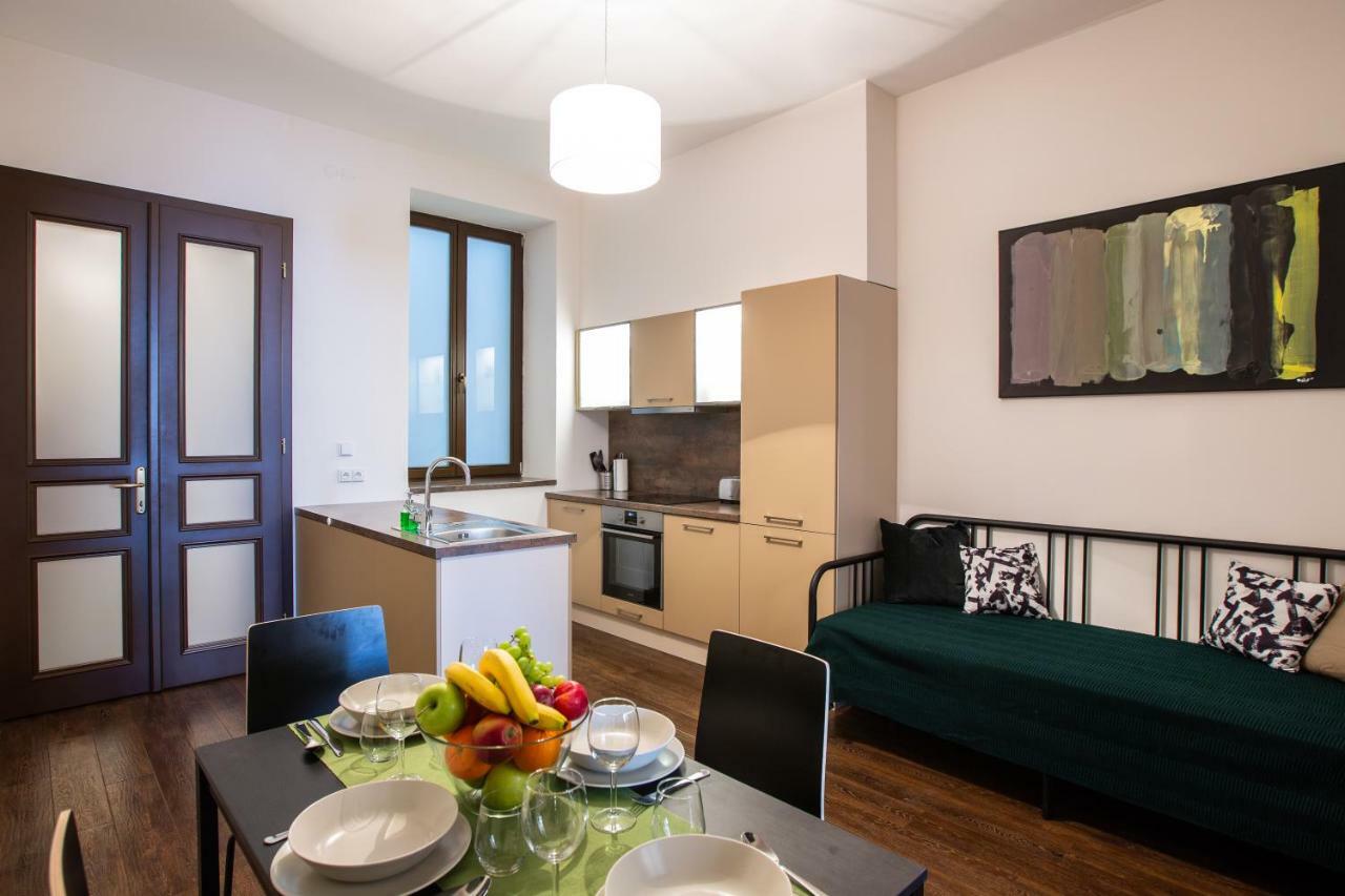 Modern Family Apt. With Central Square Entrance Hradec Kralove Luaran gambar